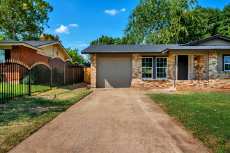 4655 Silversprings Dr in Dallas, TX - Building Photo - Building Photo