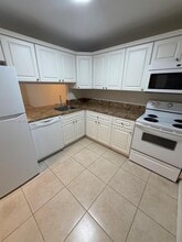 7845 Camino Real in Miami, FL - Building Photo - Building Photo