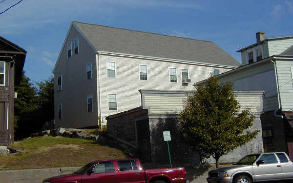 558-560 Washington St in Canton, MA - Foto de edificio