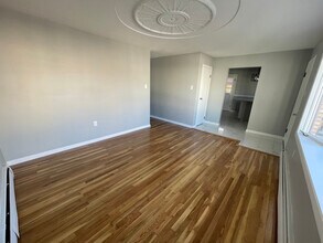 120 E Elm St in Dunmore, PA - Building Photo - Building Photo