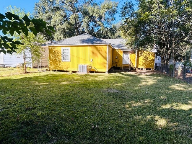 1912 N 15th St in Baton Rouge, LA - Building Photo - Building Photo