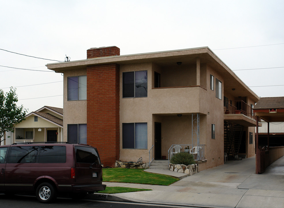11640 Gale Ave in Hawthorne, CA - Foto de edificio