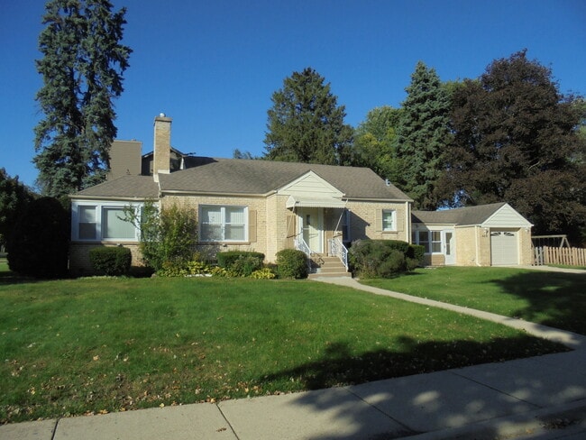 408 W Sunset Rd in Mount Prospect, IL - Building Photo - Building Photo