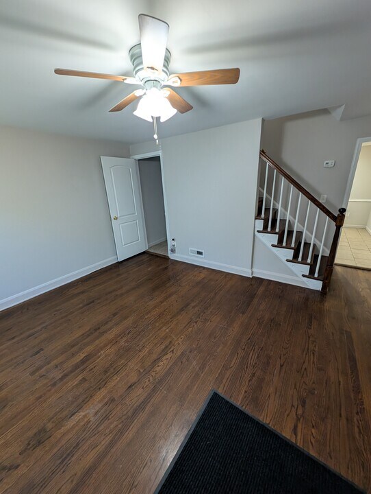 3831 Shannon Dr in Baltimore, MD - Building Photo