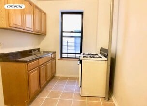 560 Isham St in New York, NY - Building Photo - Building Photo