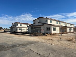 Juniper Valley Townhomes in Palmdale, CA - Building Photo - Building Photo