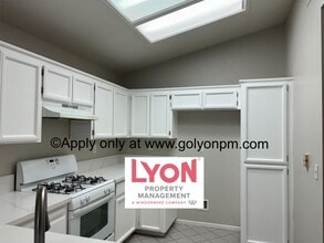 9068 Bristol Plaza Way in Elk Grove, CA - Building Photo - Building Photo