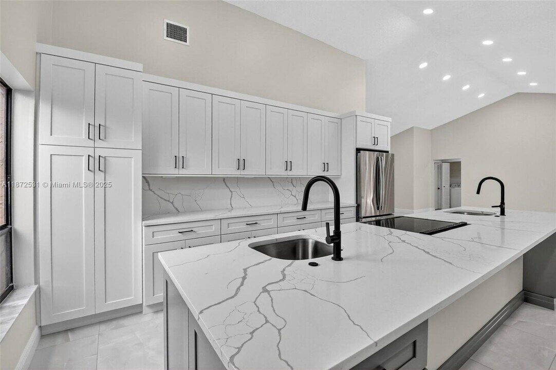 9581 El Clair Ranch Rd in Boynton Beach, FL - Building Photo