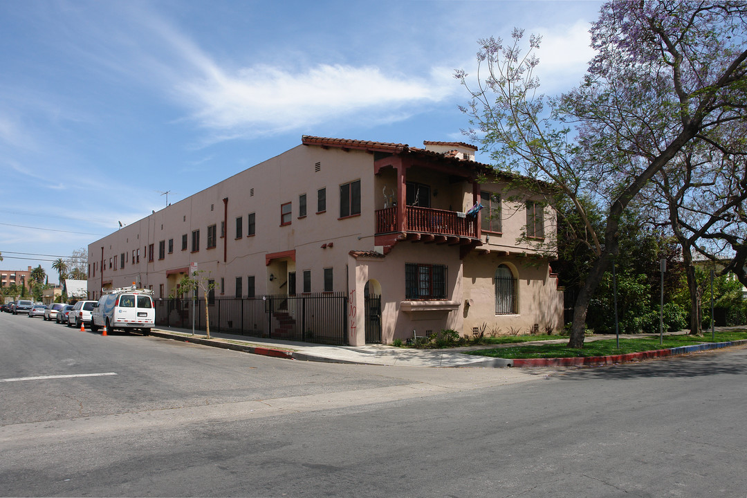 1056-1058 N Oxford Ave in Los Angeles, CA - Building Photo