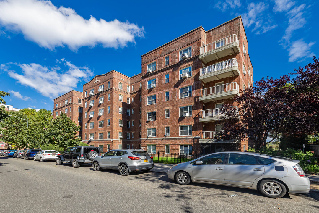 The Nathan Hale in Forest Hills, NY - Building Photo