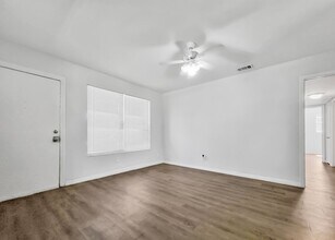 9136 Tamworth Rd in Jacksonville, FL - Building Photo - Building Photo