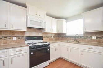 4710 15th St in Bacliff, TX - Building Photo - Building Photo