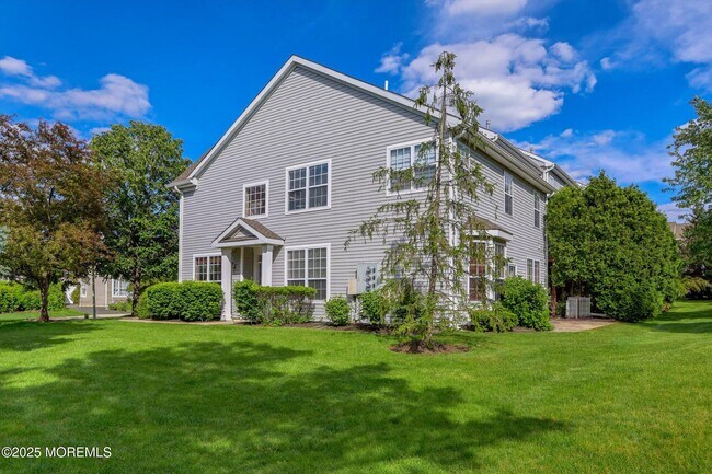 150 Nathan Dr in Morganville, NJ - Building Photo - Building Photo