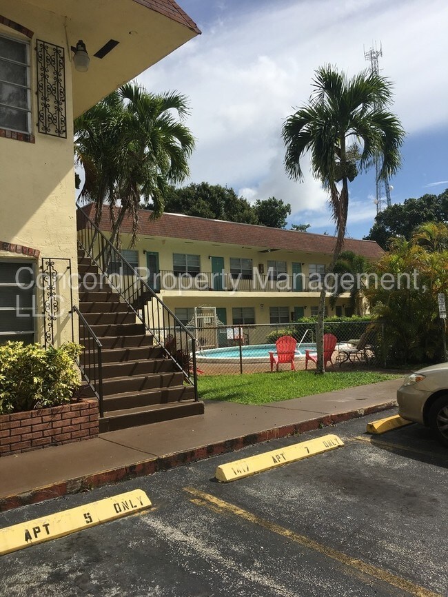 1417 SW 2nd St-Unit -1 in Fort Lauderdale, FL - Building Photo - Building Photo