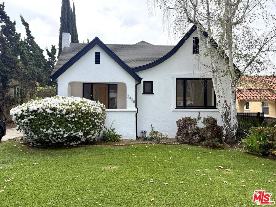2428 Hollister Terrace in Glendale, CA - Building Photo