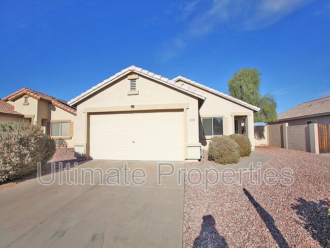 15442 W Lisbon Ln in Surprise, AZ - Foto de edificio - Building Photo