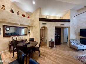 10301 N 70th St in Paradise Valley, AZ - Building Photo - Building Photo