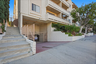 Vista Apartments in Los Angeles, CA - Building Photo - Building Photo