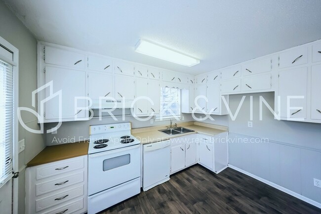 3155 Sleepy Hollow Dr in Birmingham, AL - Building Photo - Building Photo