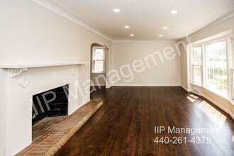 3549 Grosvenor Rd in Cleveland Heights, OH - Building Photo - Building Photo