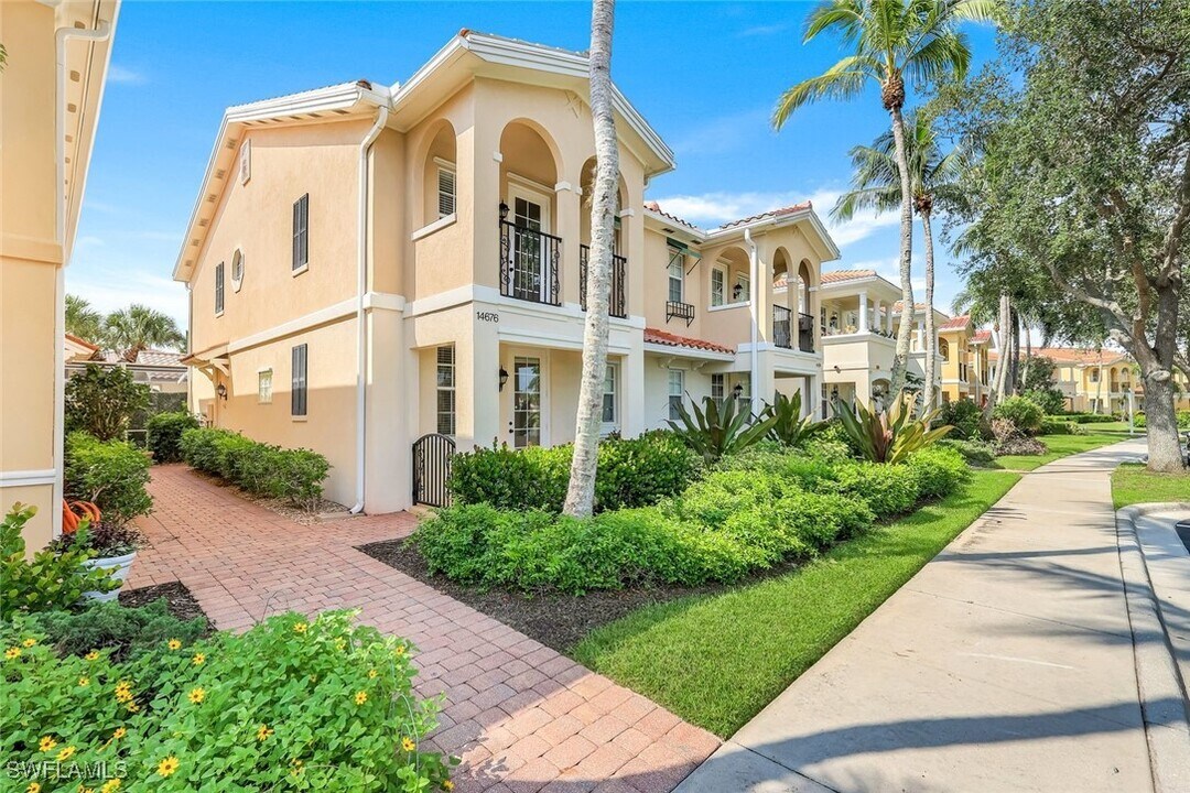 14676 Escalante Way in Bonita Springs, FL - Building Photo