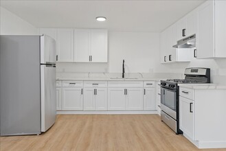 663 W 2nd St in Los Angeles, CA - Building Photo - Building Photo