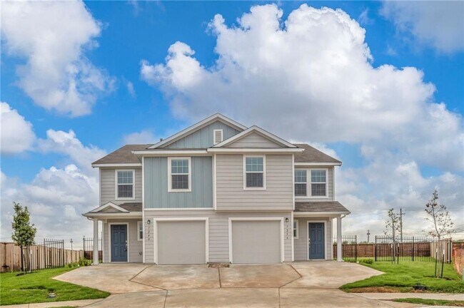 7240 Dancing Wind Ln, Unit 1 in Del Valle, TX - Building Photo - Building Photo