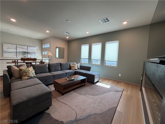 8044 Carpenter Creek Ave