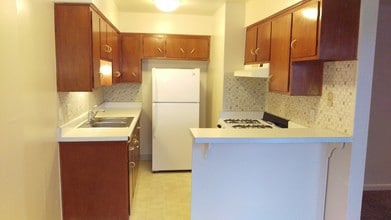 11 Linscheid Dr, Unit #4 in Pittsburg, CA - Building Photo - Building Photo