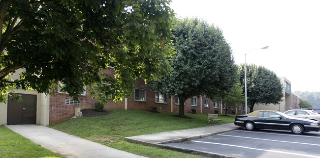 Harriman Gardens in Harriman, TN - Foto de edificio - Building Photo