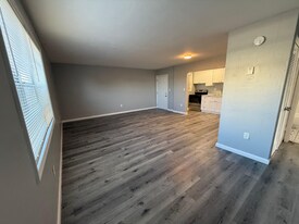 2561 NW 135th St, Unit 10 in Miami, FL - Building Photo