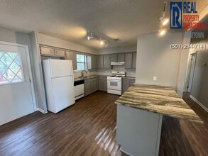 2712 Carywood Dr in Bryant, AR - Building Photo - Building Photo