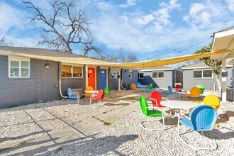 3339 Simmons St in Houston, TX - Building Photo - Building Photo