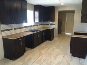 514 W Plaza Pl in Tampa, FL - Building Photo - Building Photo