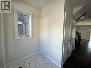 17 Cahill Dr in Brantford, ON - Building Photo - Building Photo