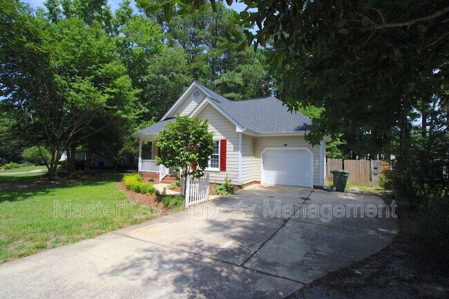 701 Senter St in Fuquay Varina, NC - Foto de edificio - Building Photo