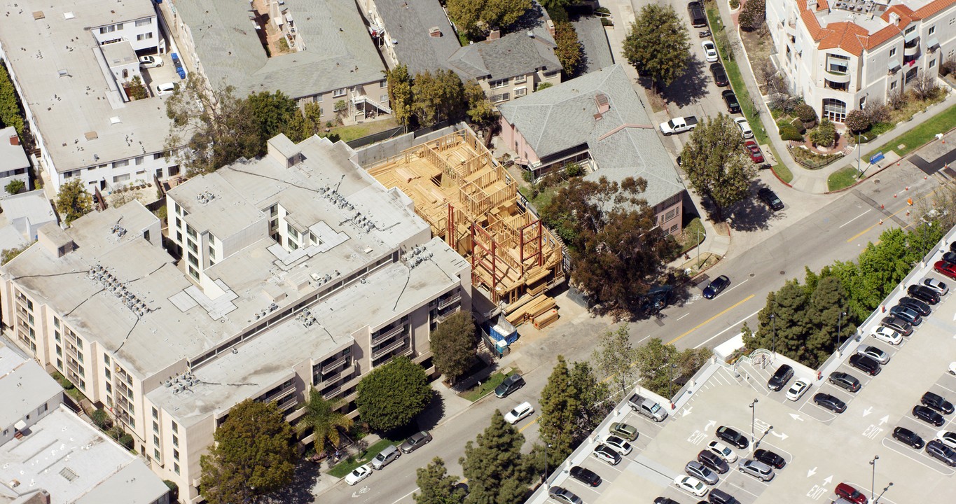 705 Gayley Ave in Los Angeles, CA - Building Photo