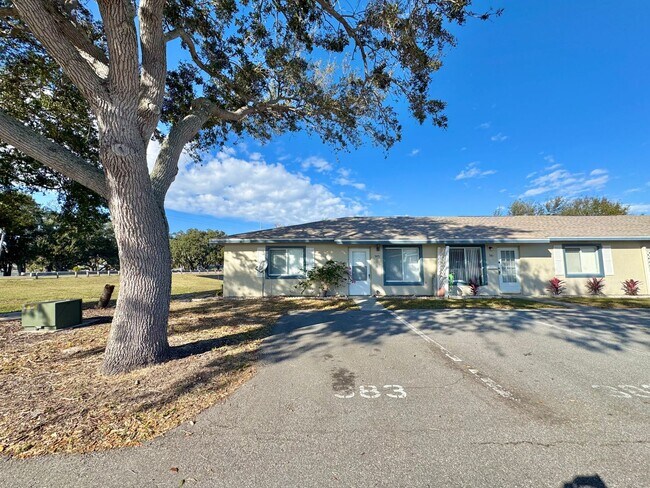 383 Winter Ridge Blvd in Winter Haven, FL - Building Photo - Building Photo