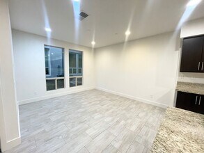 2432 Aperture Cir in San Diego, CA - Building Photo - Building Photo