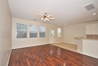 12438 Oriole Lake Way in Houston, TX - Building Photo - Building Photo