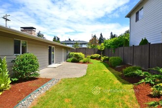 2010 Burley Dr in Everett, WA - Foto de edificio - Building Photo