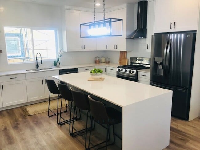 136 S Orchard Dr in North Salt Lake, UT - Building Photo - Building Photo