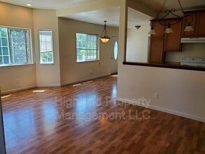 1247 NE Williams St in Pullman, WA - Foto de edificio - Building Photo