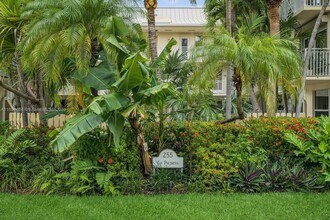 255 Sunrise Dr in Key Biscayne, FL - Building Photo - Building Photo