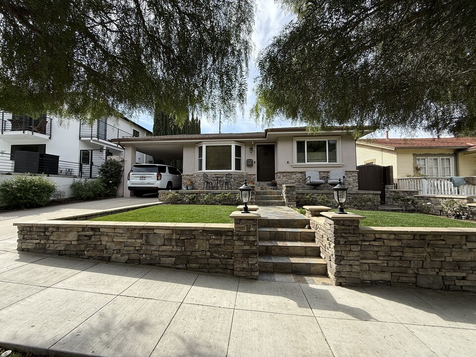 1207 S Dodson Ave in San Pedro, CA - Building Photo