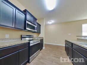 2063 Sweet Lilac Dr in Houston, TX - Building Photo - Building Photo