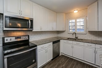 218 Shenandoah Rd N in Brandon, MS - Building Photo - Building Photo