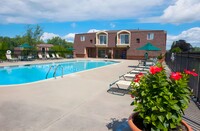 Regency Court Apartments in Orchard Park, NY - Foto de edificio - Building Photo