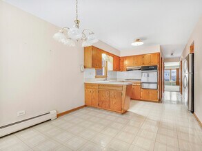 2520 N Neva Ave in Chicago, IL - Foto de edificio - Building Photo