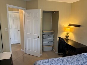 1902 N Daniel St in Arlington, VA - Foto de edificio - Building Photo